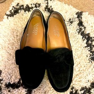 Franco Sarto Suede Bow Tie Loafers. Women’s Size 7.5. Good used condition